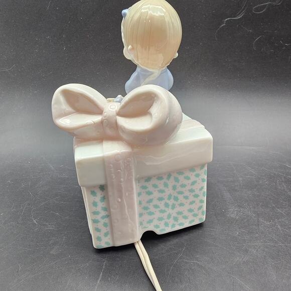 Precious Moments Christmas Night Light Boy on Present 1991 Enesco - Picture 3 of 8